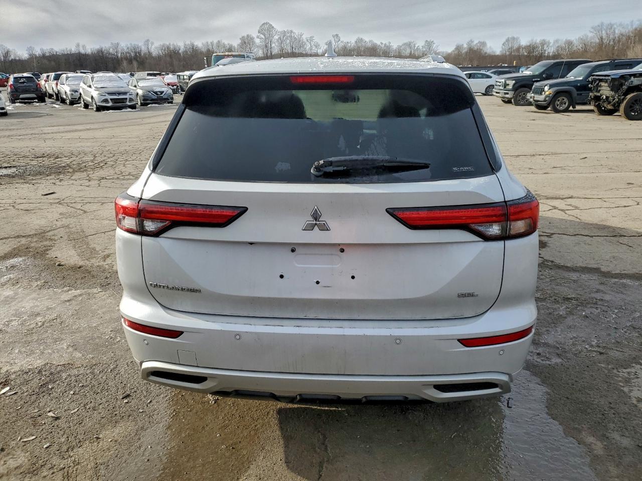 2022 MITSUBISHI outlander