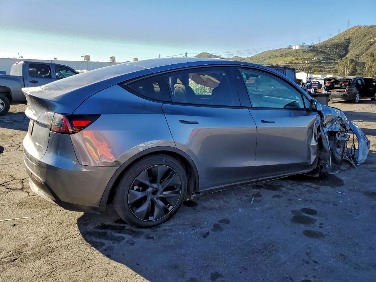 2024 TESLA MODEL Y