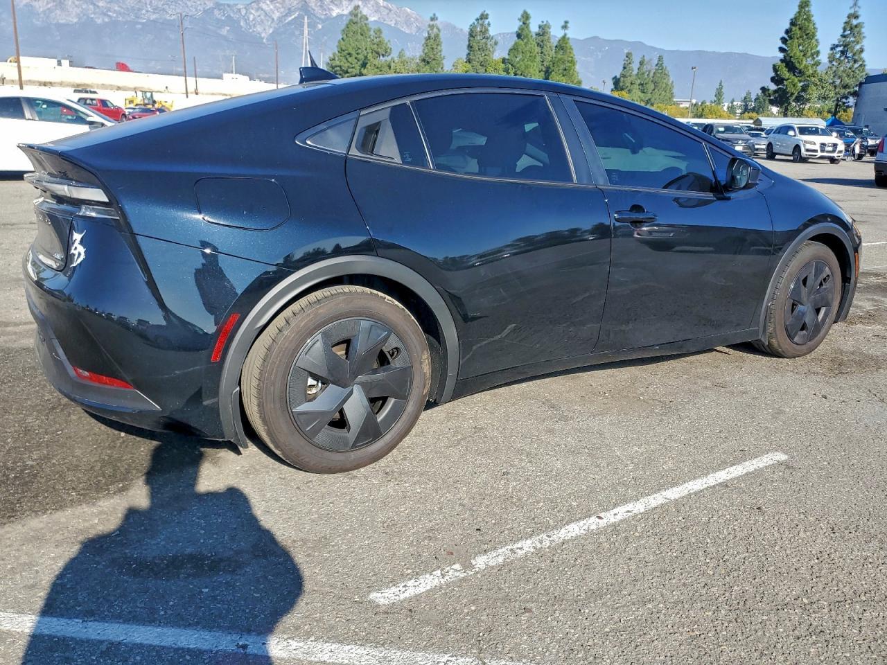 2025 TOYOTA PRIUS