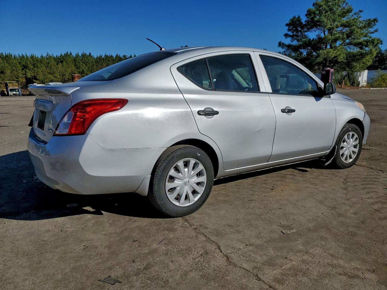 2014 NISSAN VERSA