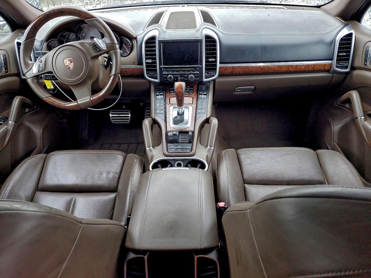 2011 PORSCHE CAYENNE