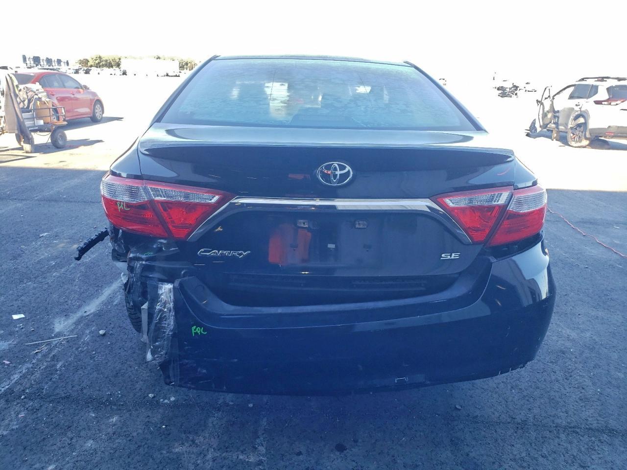 2016 TOYOTA CAMRY