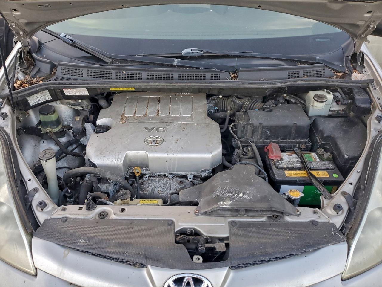 2009 TOYOTA SIENNA