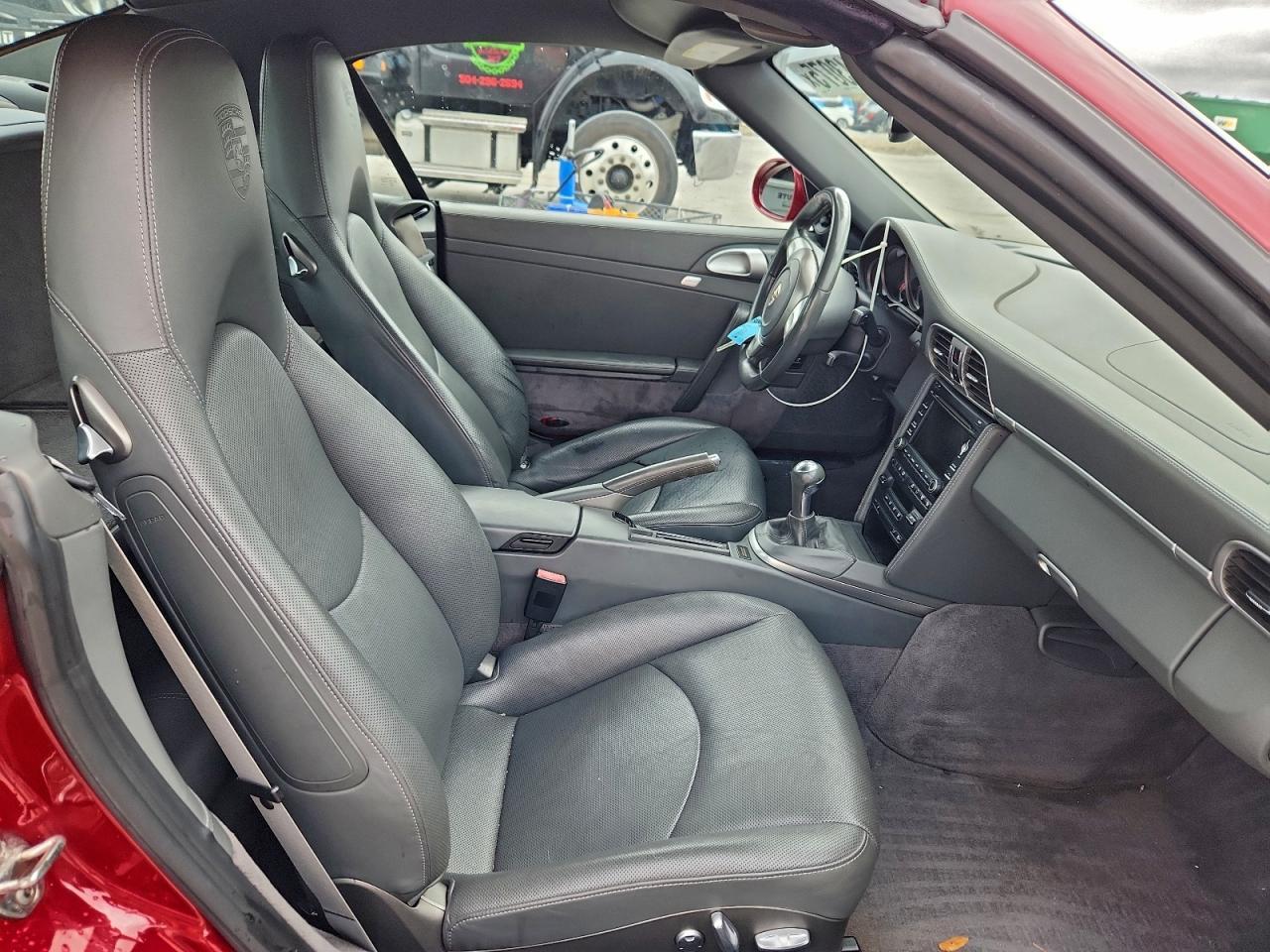 2012 PORSCHE 911