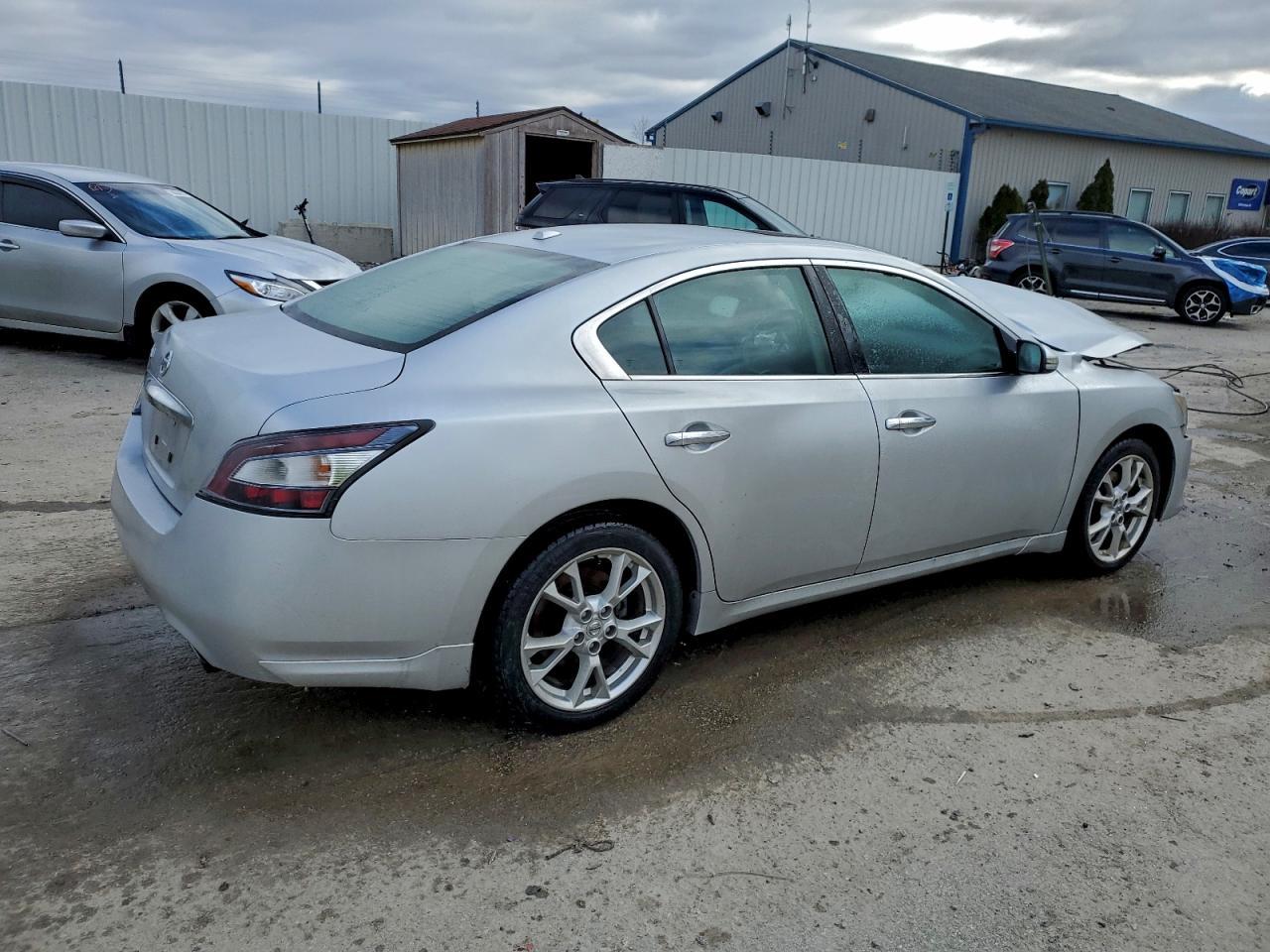 2014 NISSAN Maxima