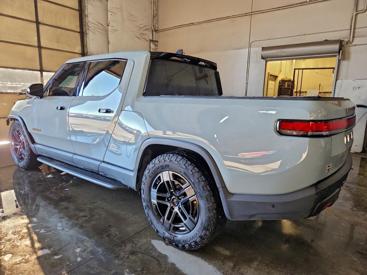 2022 RIVIAN R1t