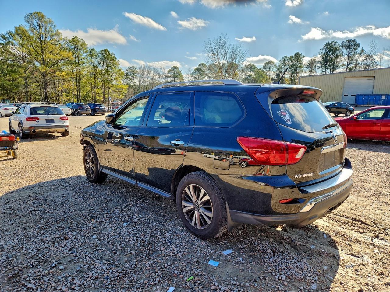 2017 NISSAN PATHFINDER