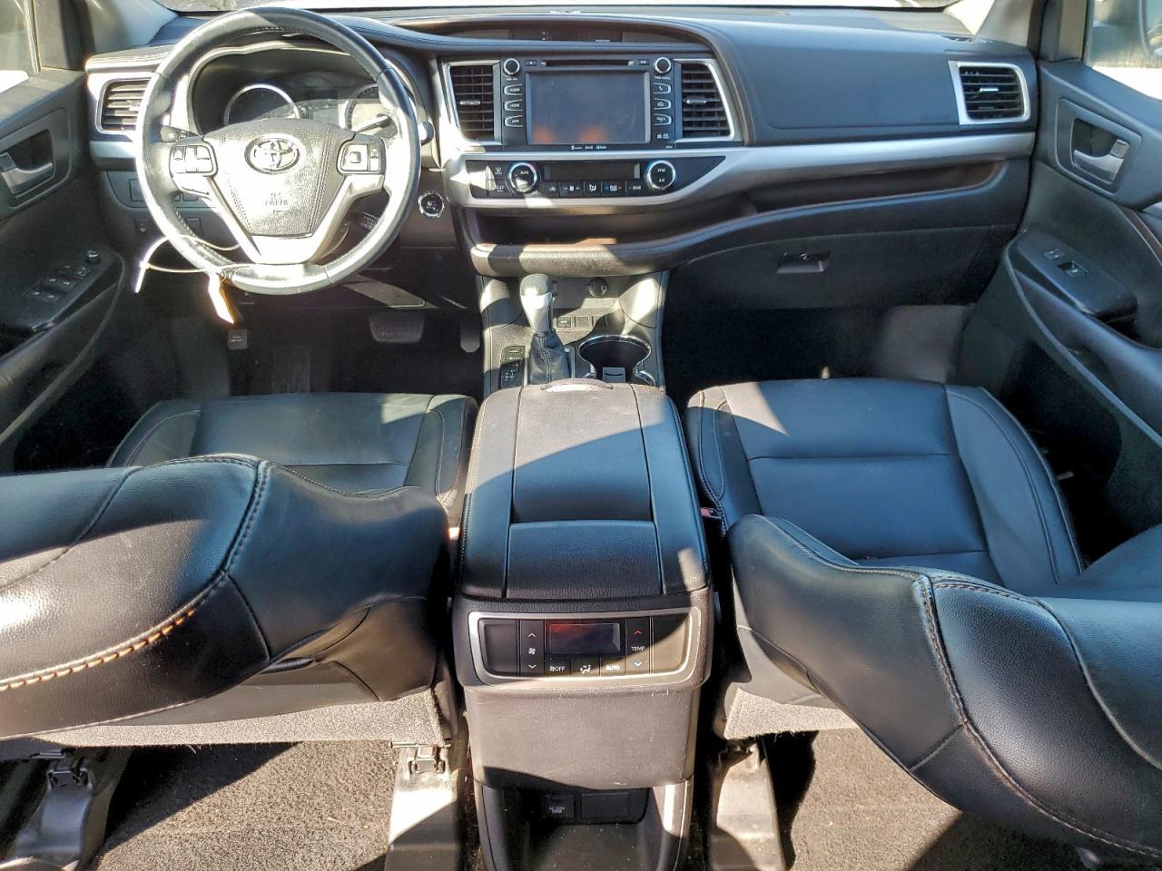 2016 TOYOTA HIGHLANDER