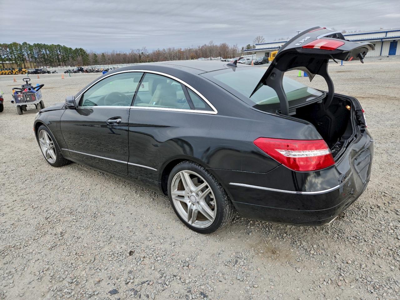 2011 MERCEDES-BENZ E-Class