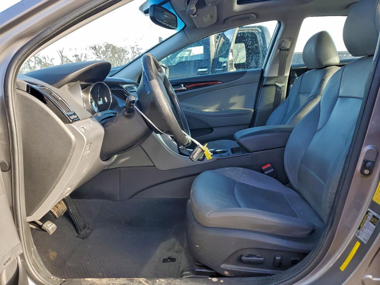 2011 HYUNDAI SONATA