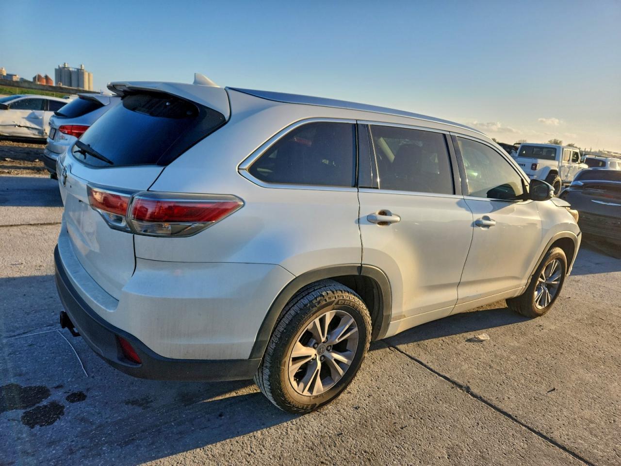 2015 TOYOTA HIGHLANDER