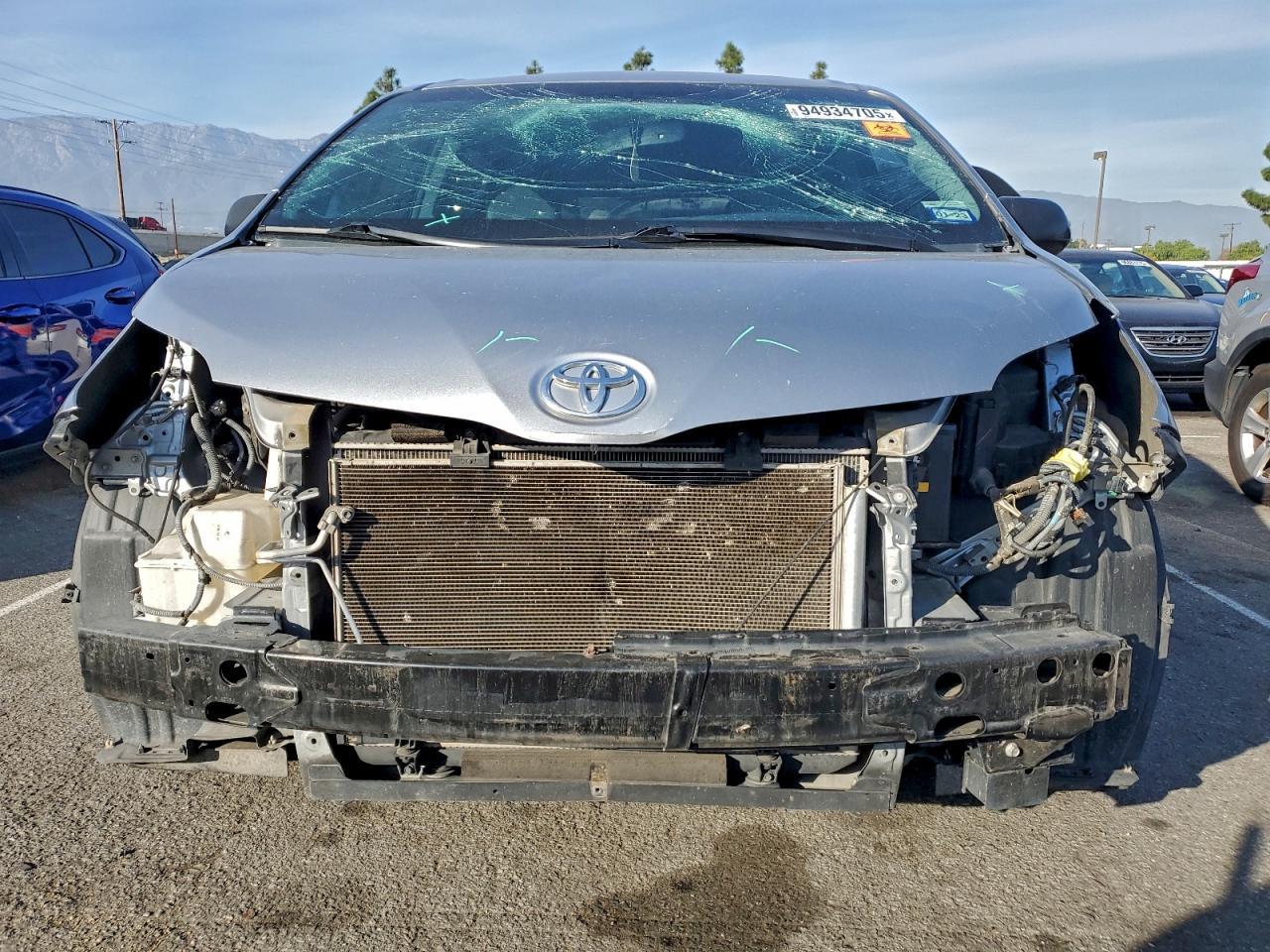 2015 TOYOTA SIENNA