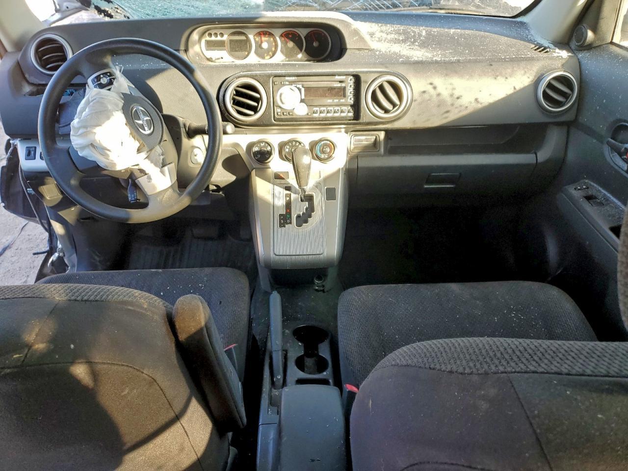 2010 TOYOTA SCION