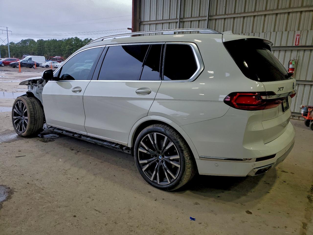 2021 BMW X7