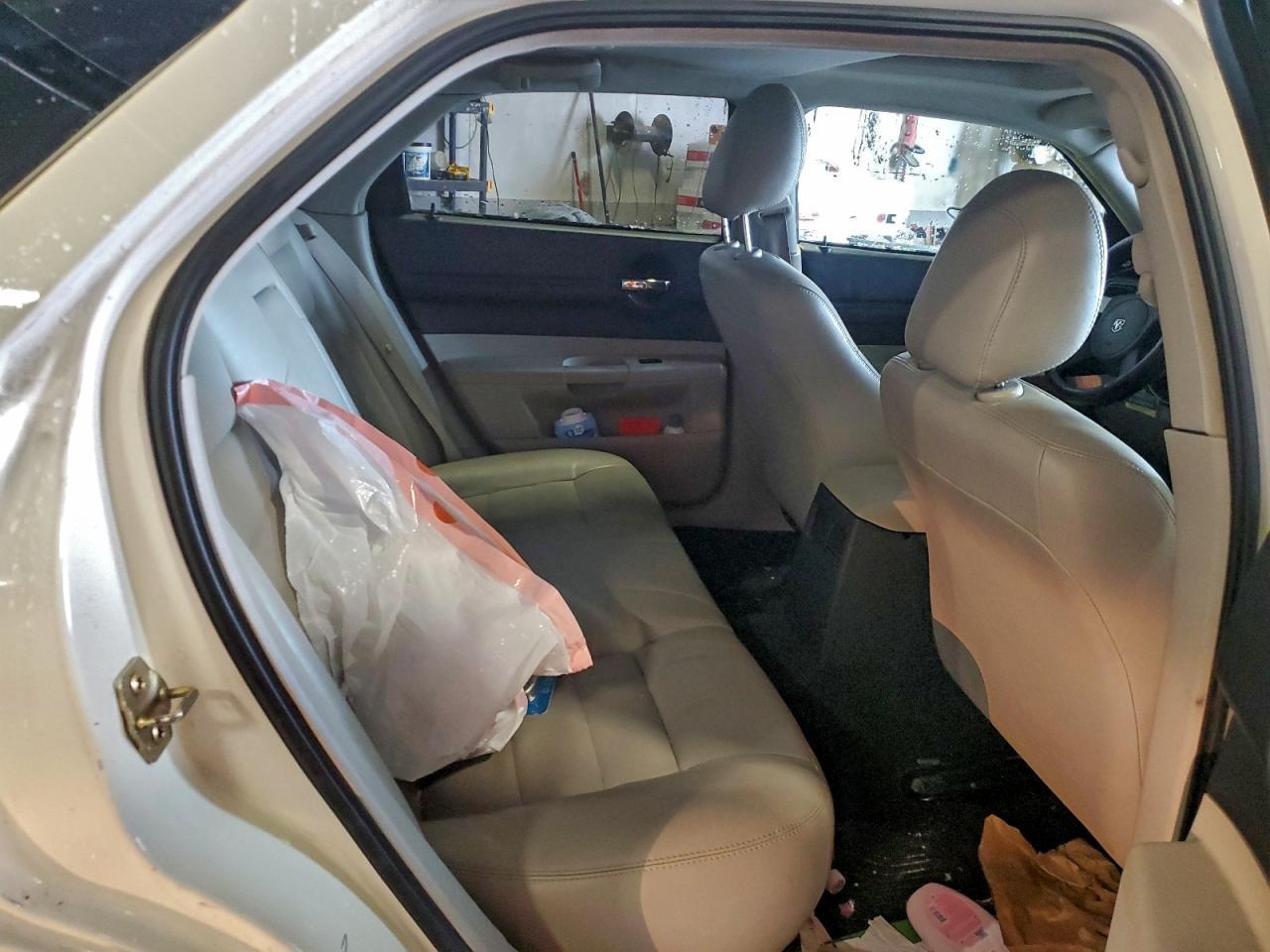 2005 DODGE MAGNUM