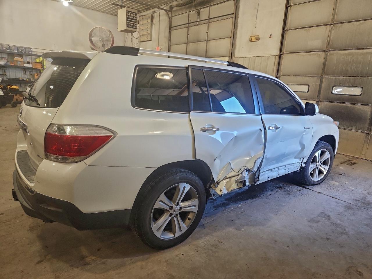 2013 TOYOTA HIGHLANDER