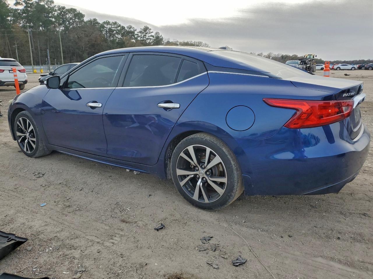 2017 NISSAN Maxima