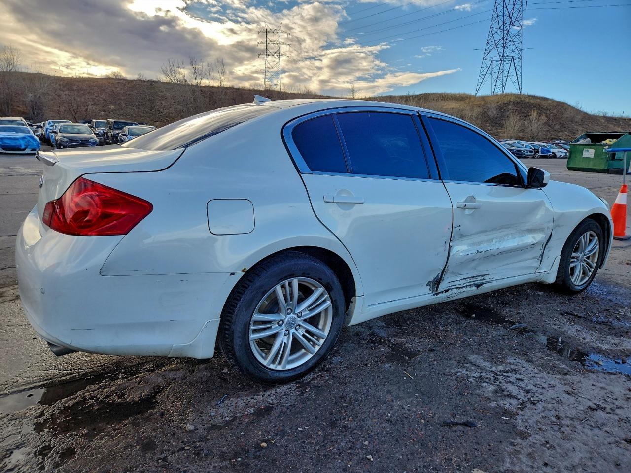 2011 INFINITI G37