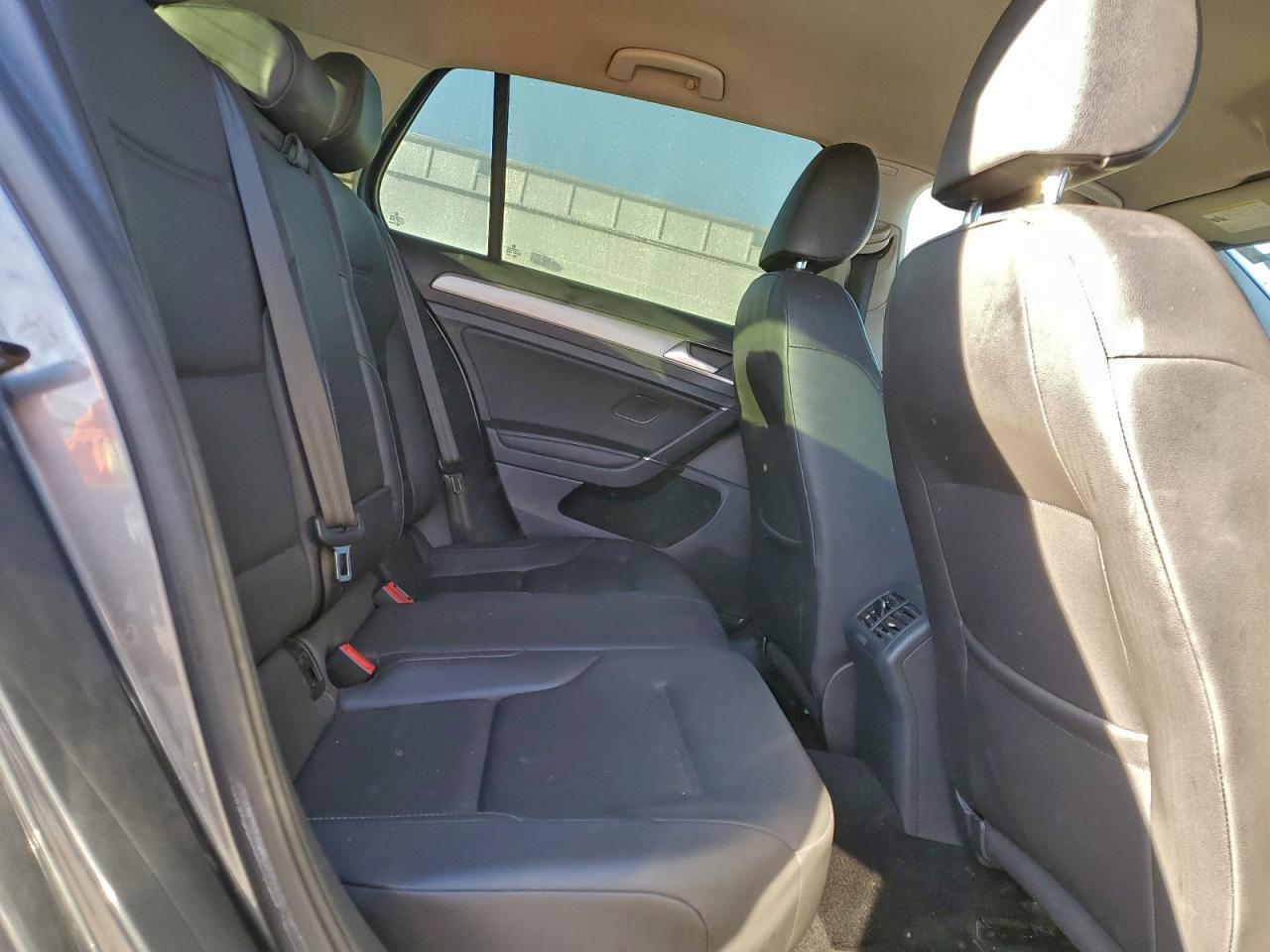2015 VOLKSWAGEN GOLF