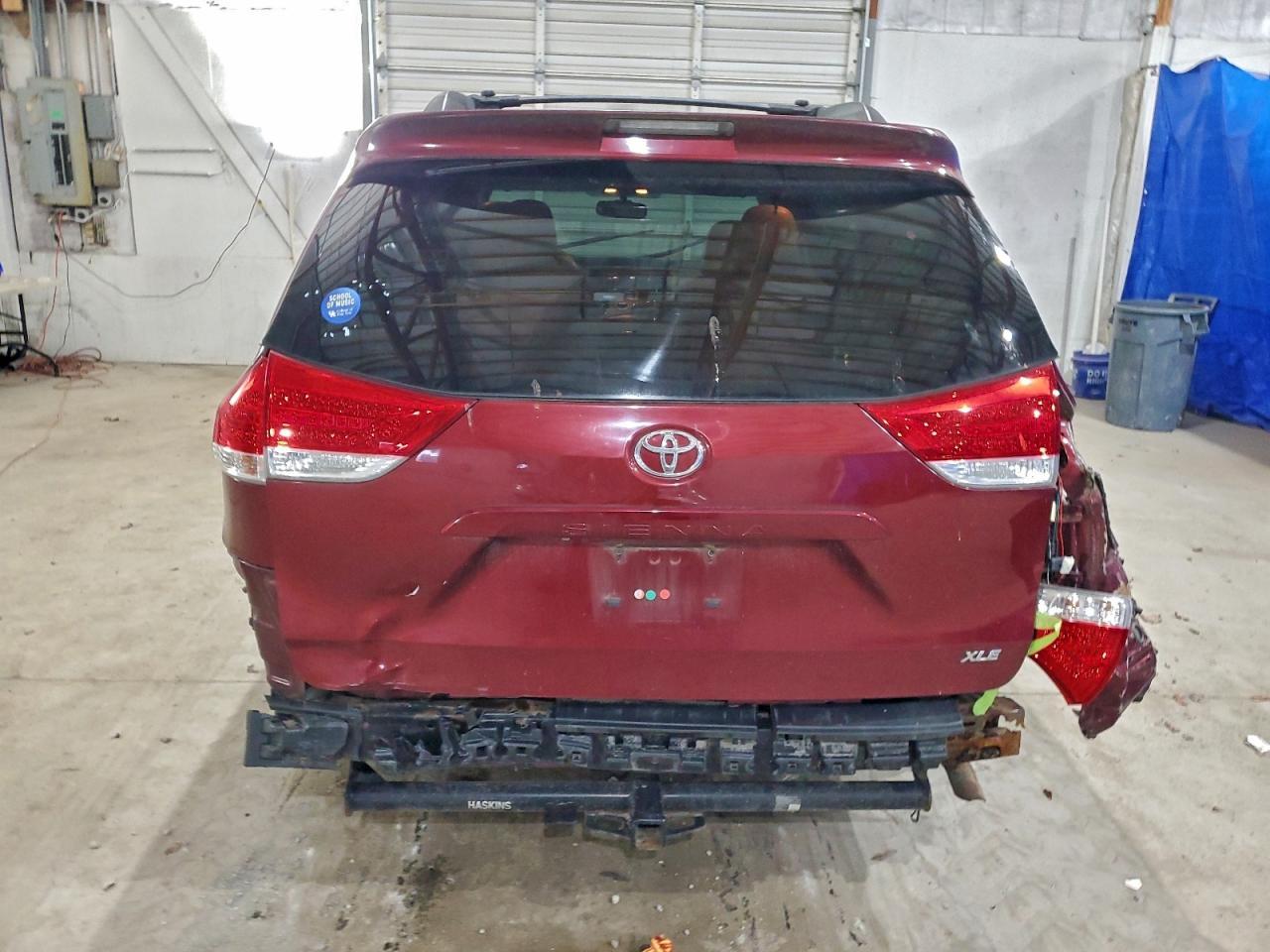 2014 TOYOTA SIENNA