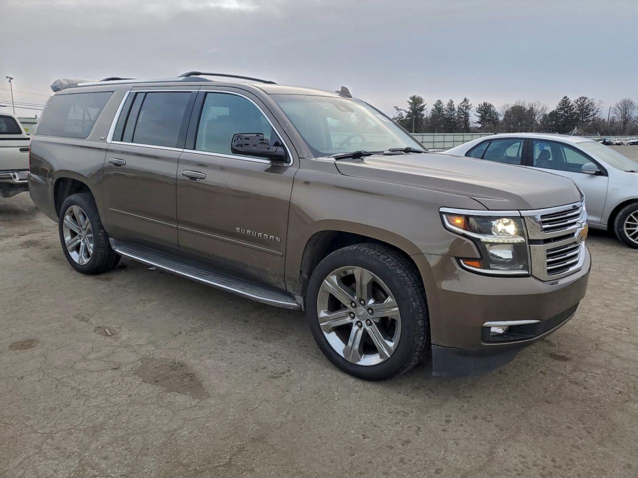2016 CHEVROLET Suburban