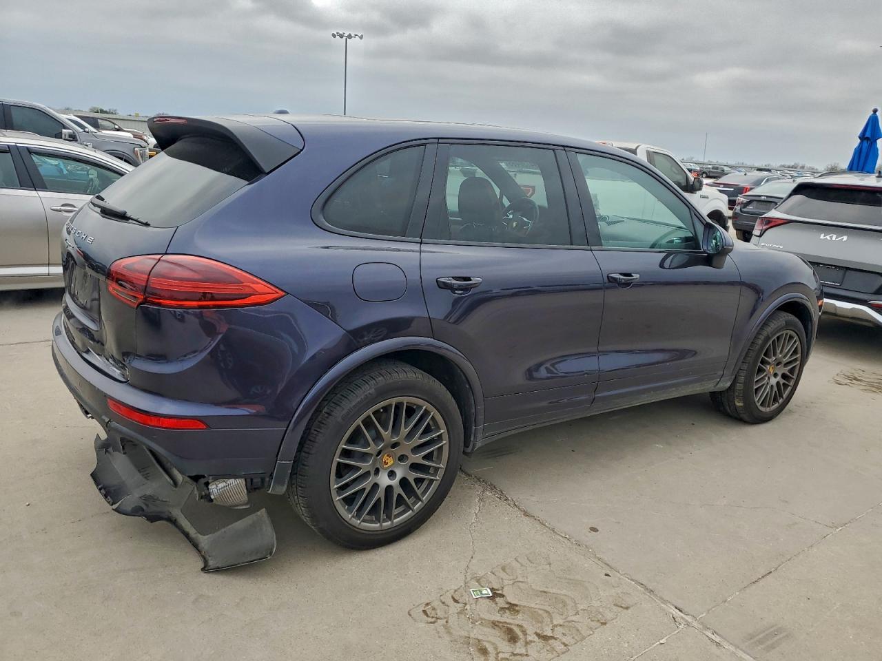 2018 PORSCHE CAYENNE