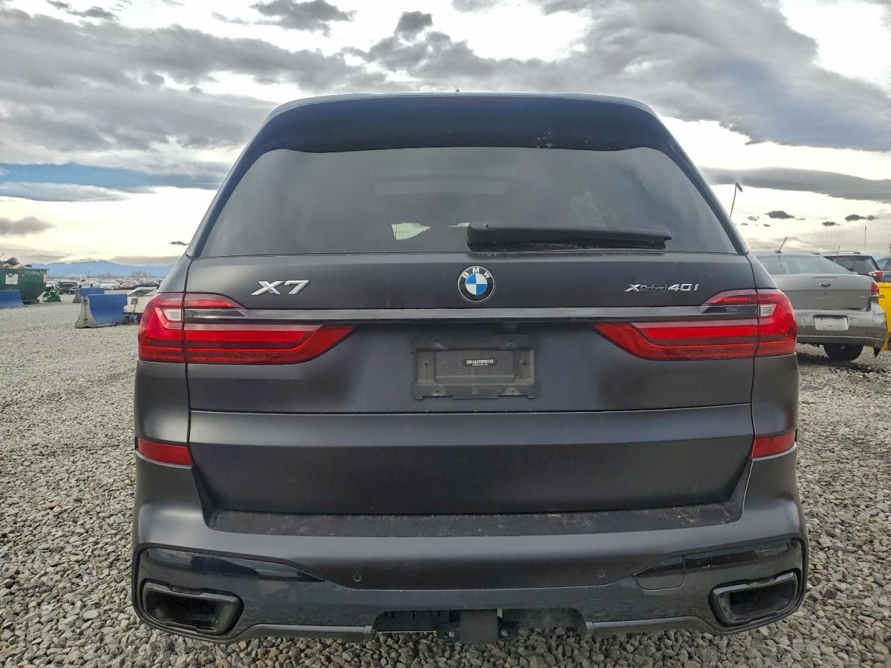 2022 BMW X7