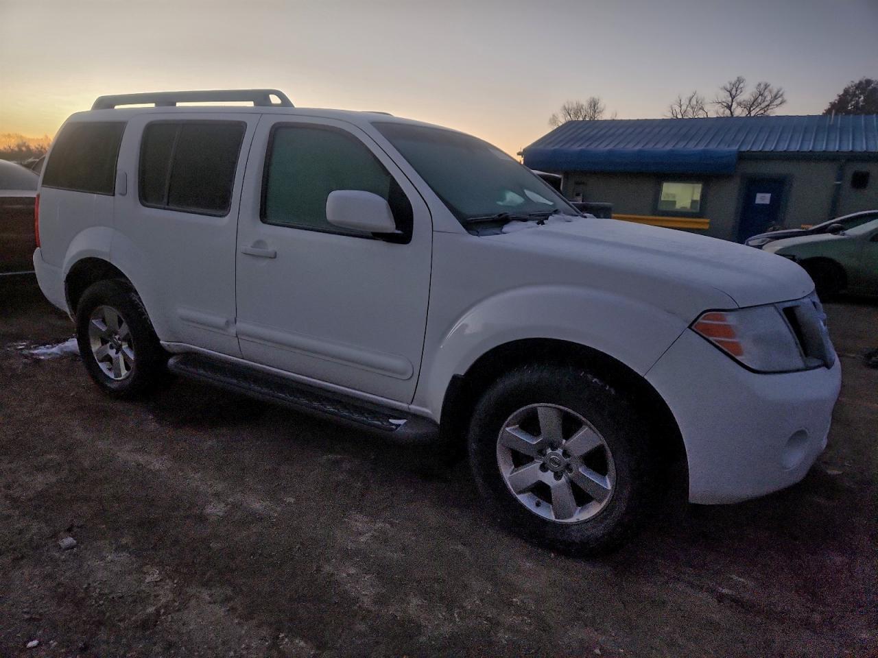 2012 NISSAN PATHFINDER