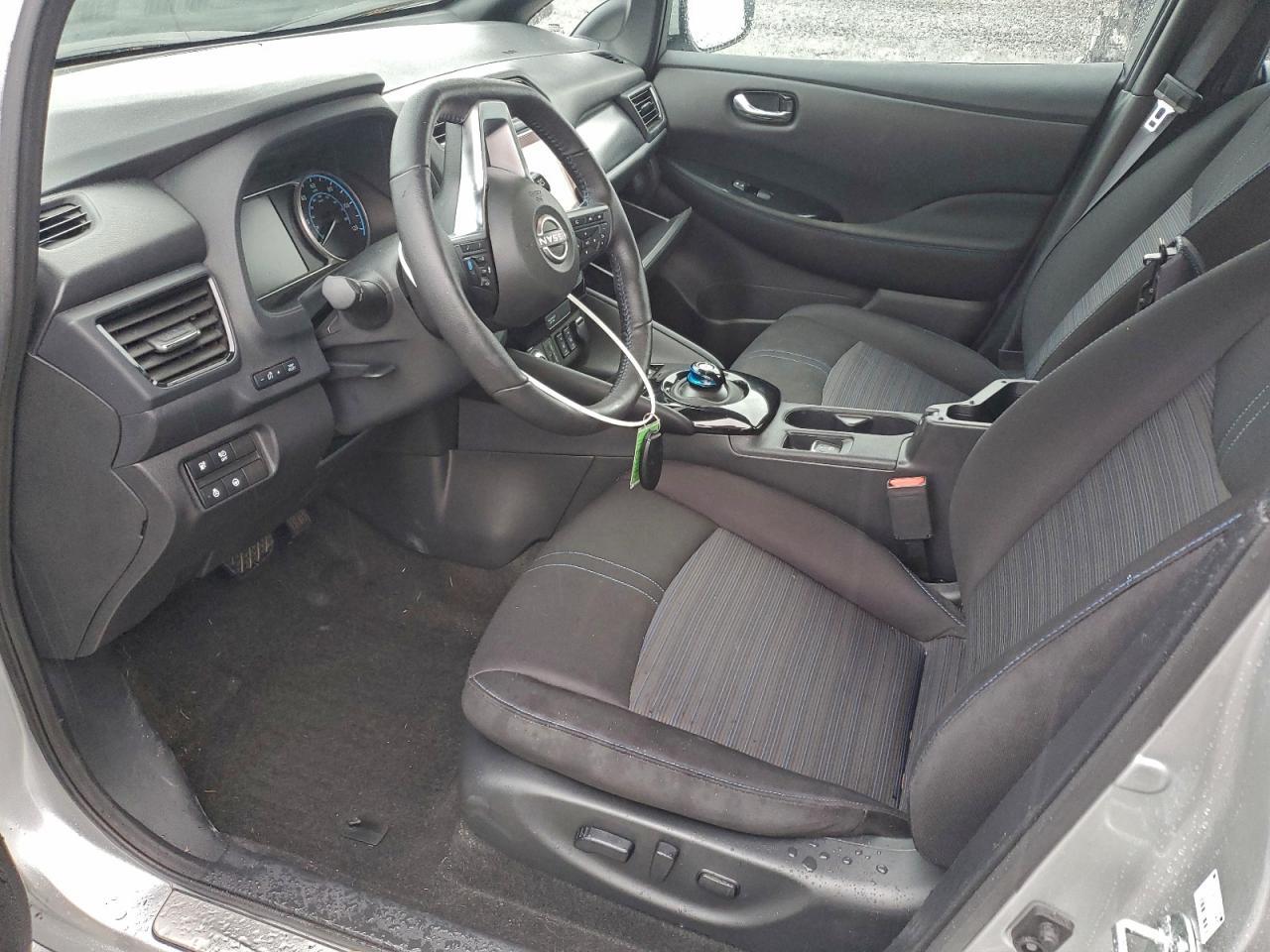2025 NISSAN LEAF
