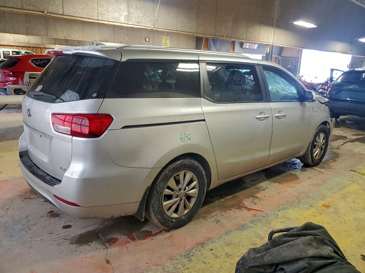 2016 KIA SEDONA
