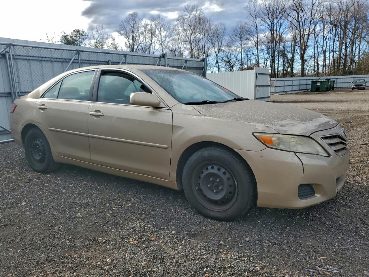 2011 TOYOTA CAMRY