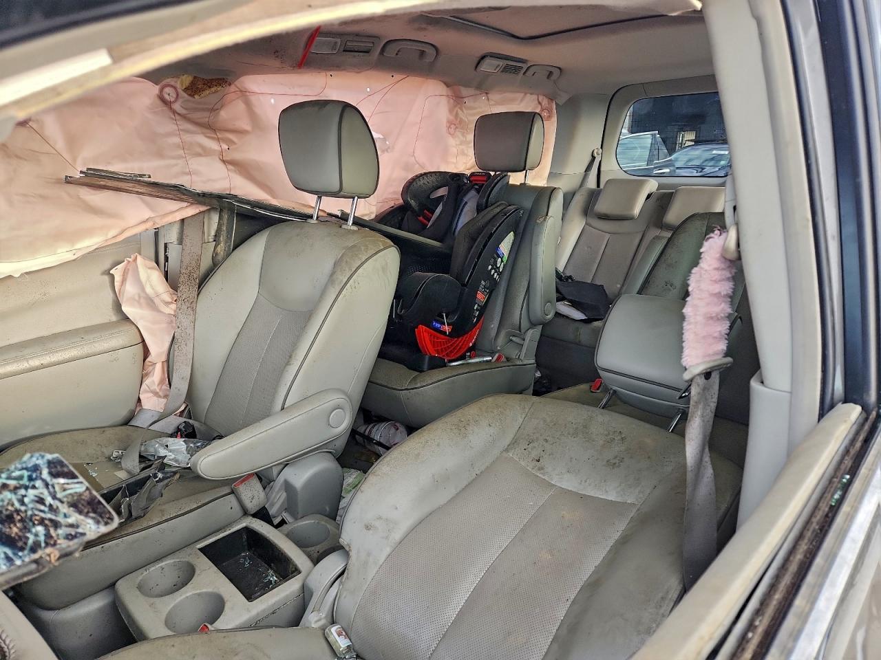 2015 NISSAN Quest