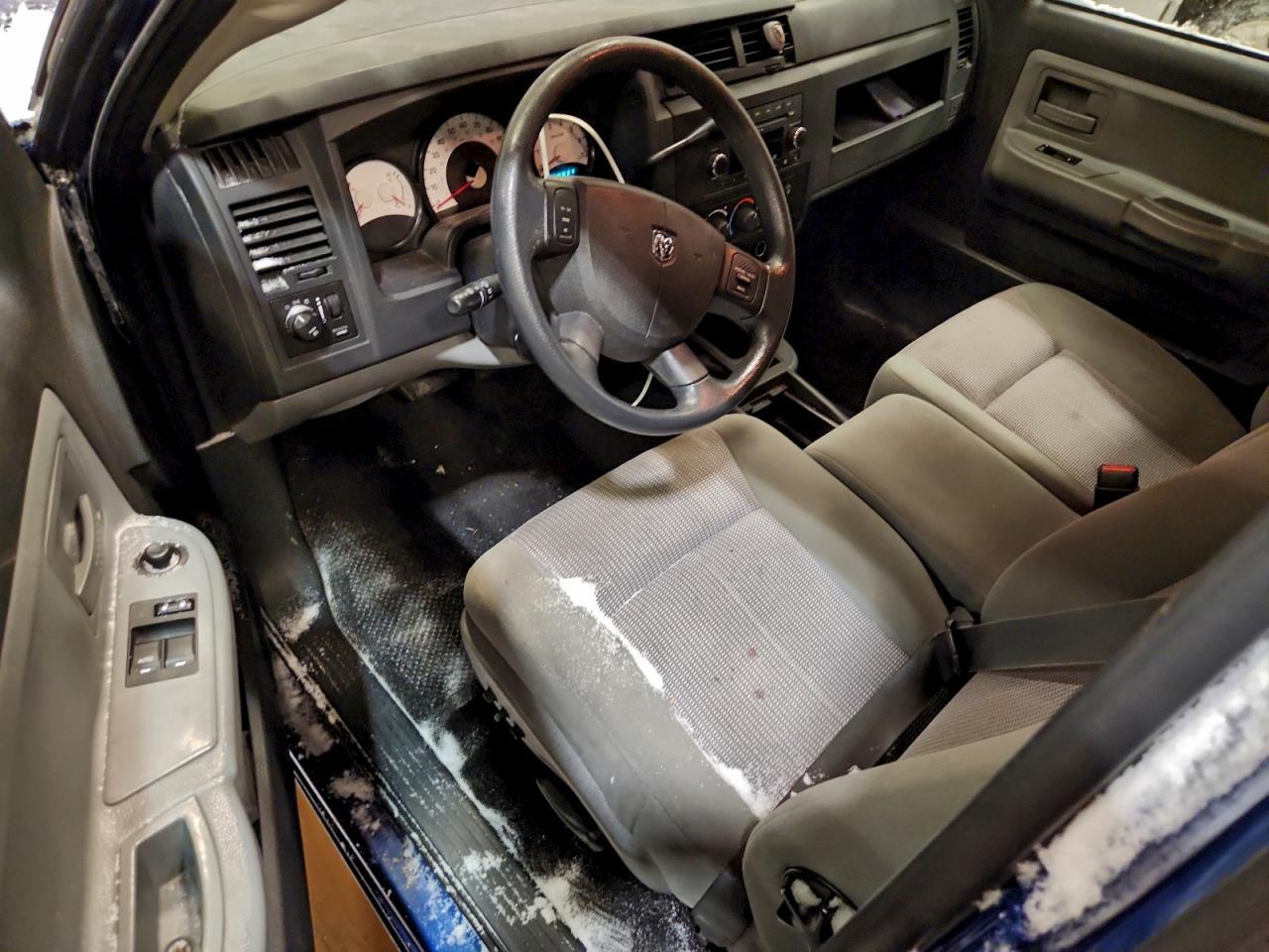 2010 DODGE Dakota