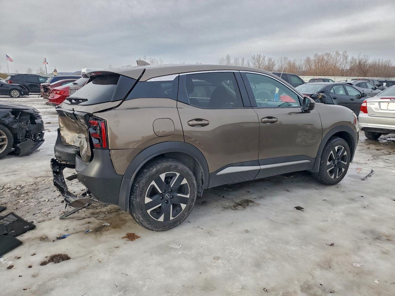 2025 NISSAN KICKS