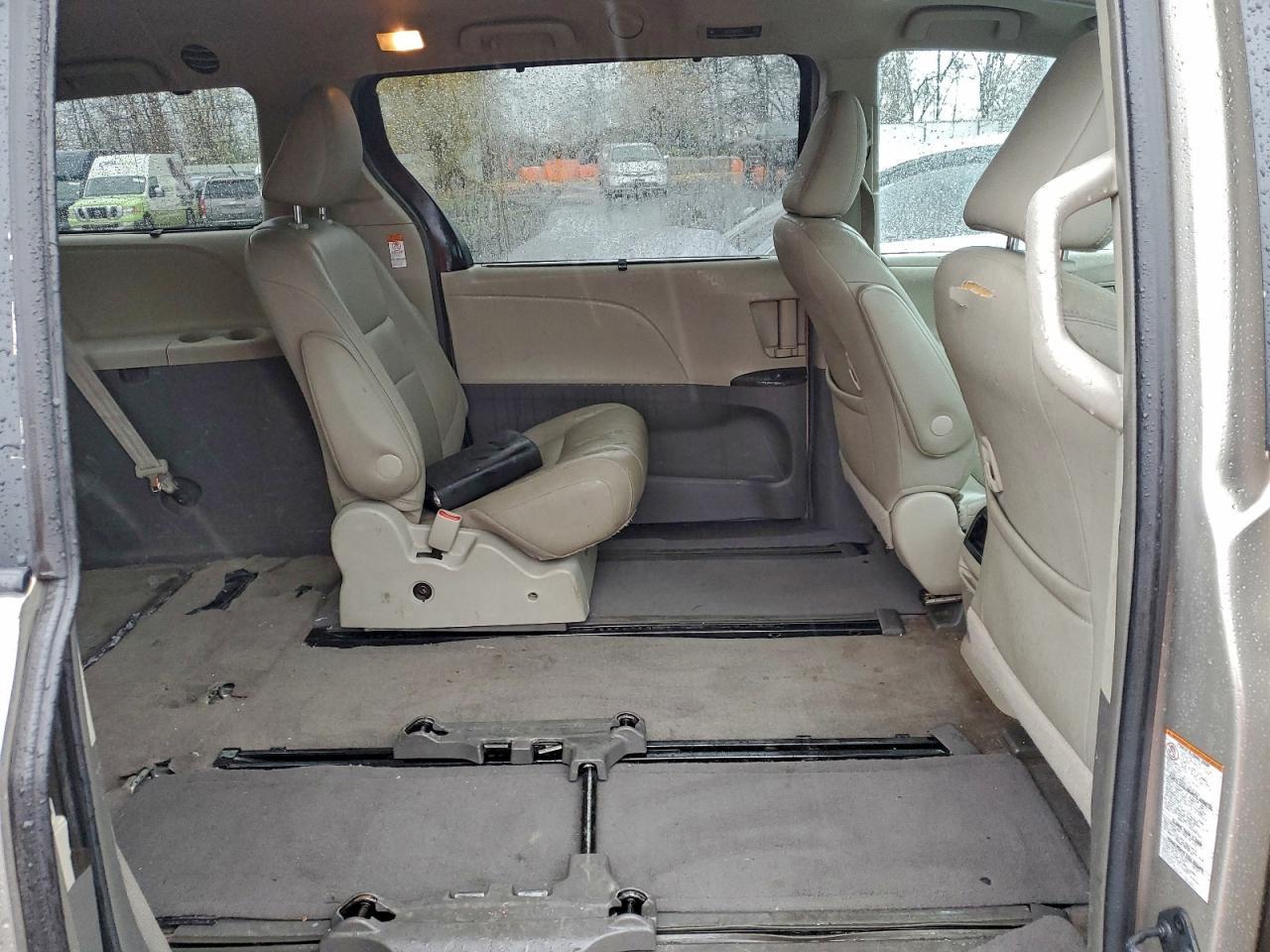 2015 TOYOTA SIENNA