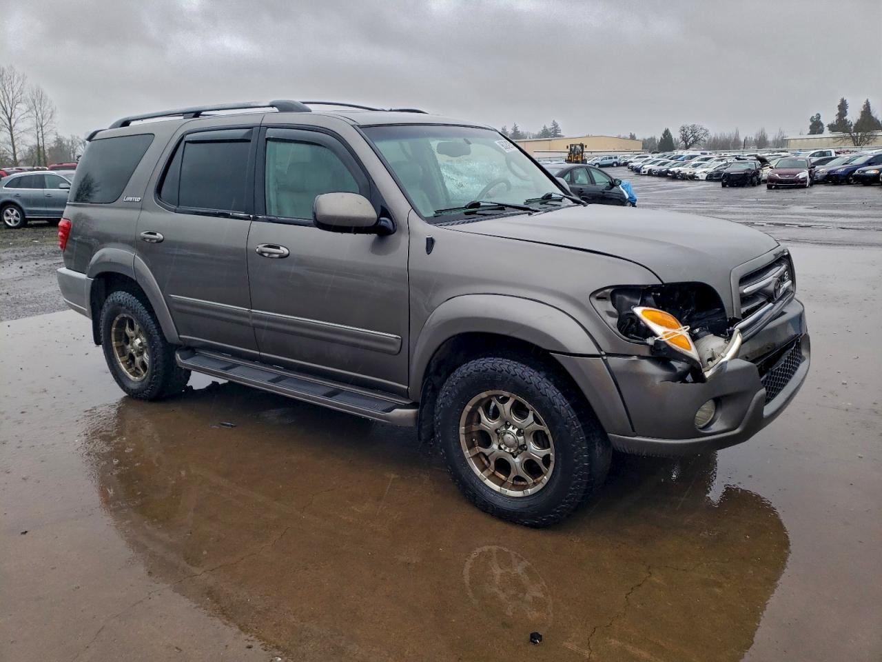 2004 TOYOTA Sequoia