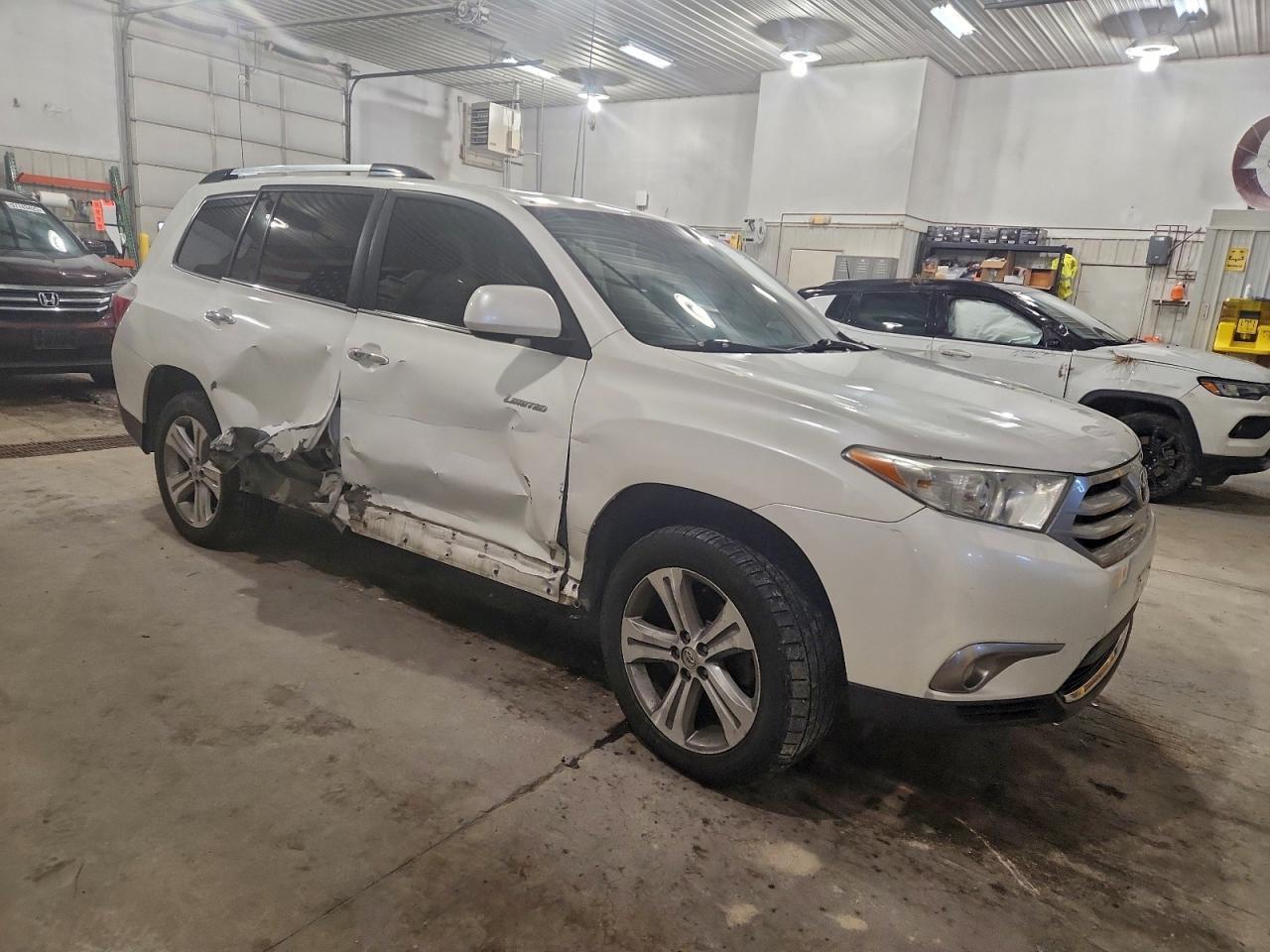 2013 TOYOTA HIGHLANDER