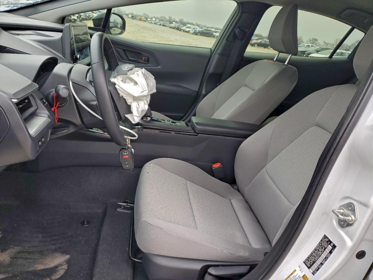 2024 TOYOTA PRIUS
