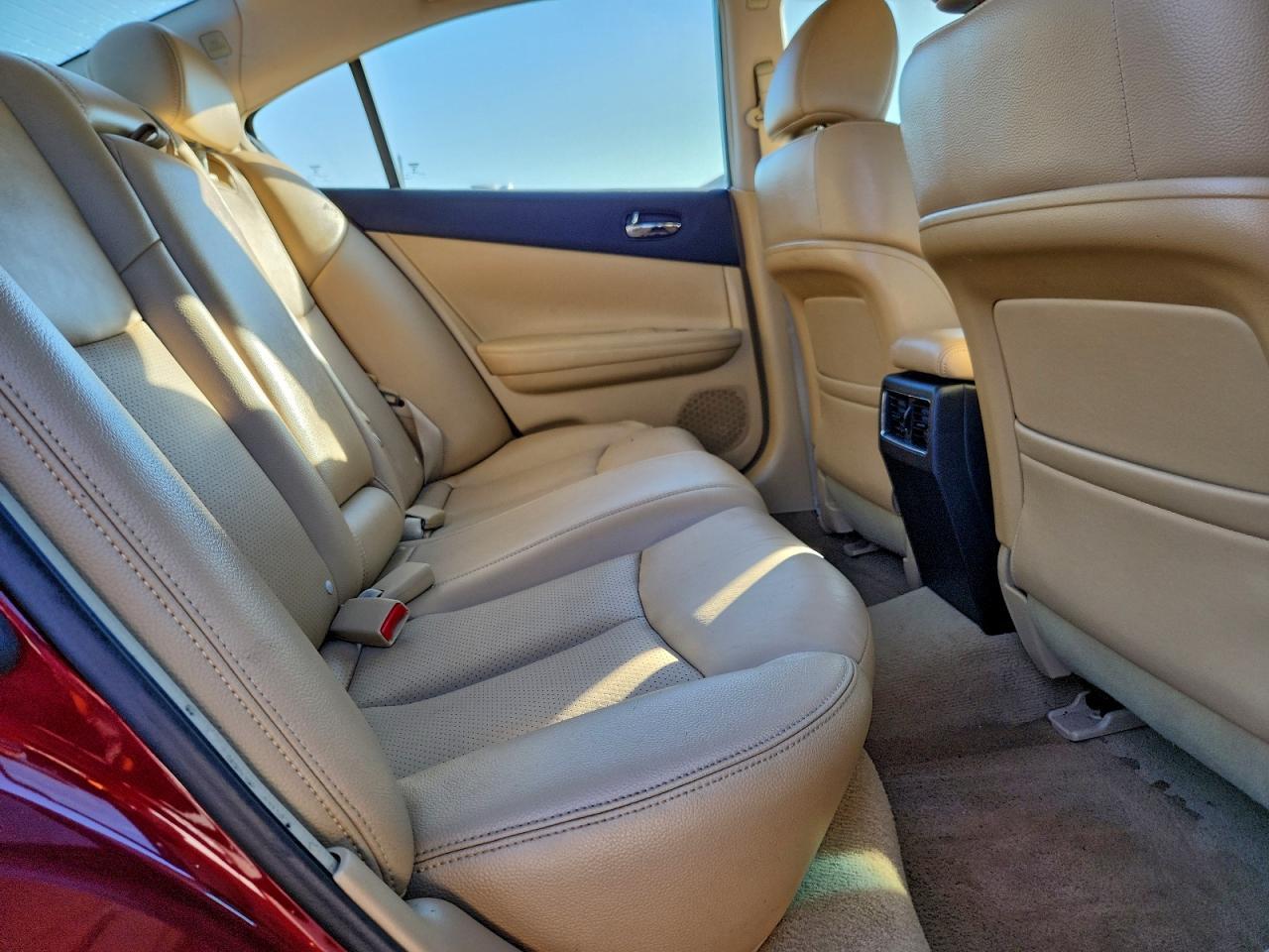 2010 NISSAN Maxima