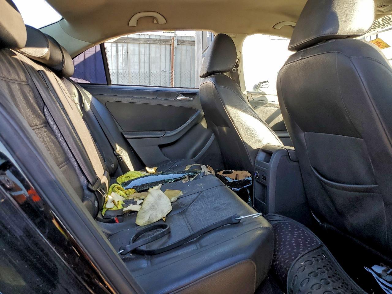 2011 VOLKSWAGEN JETTA