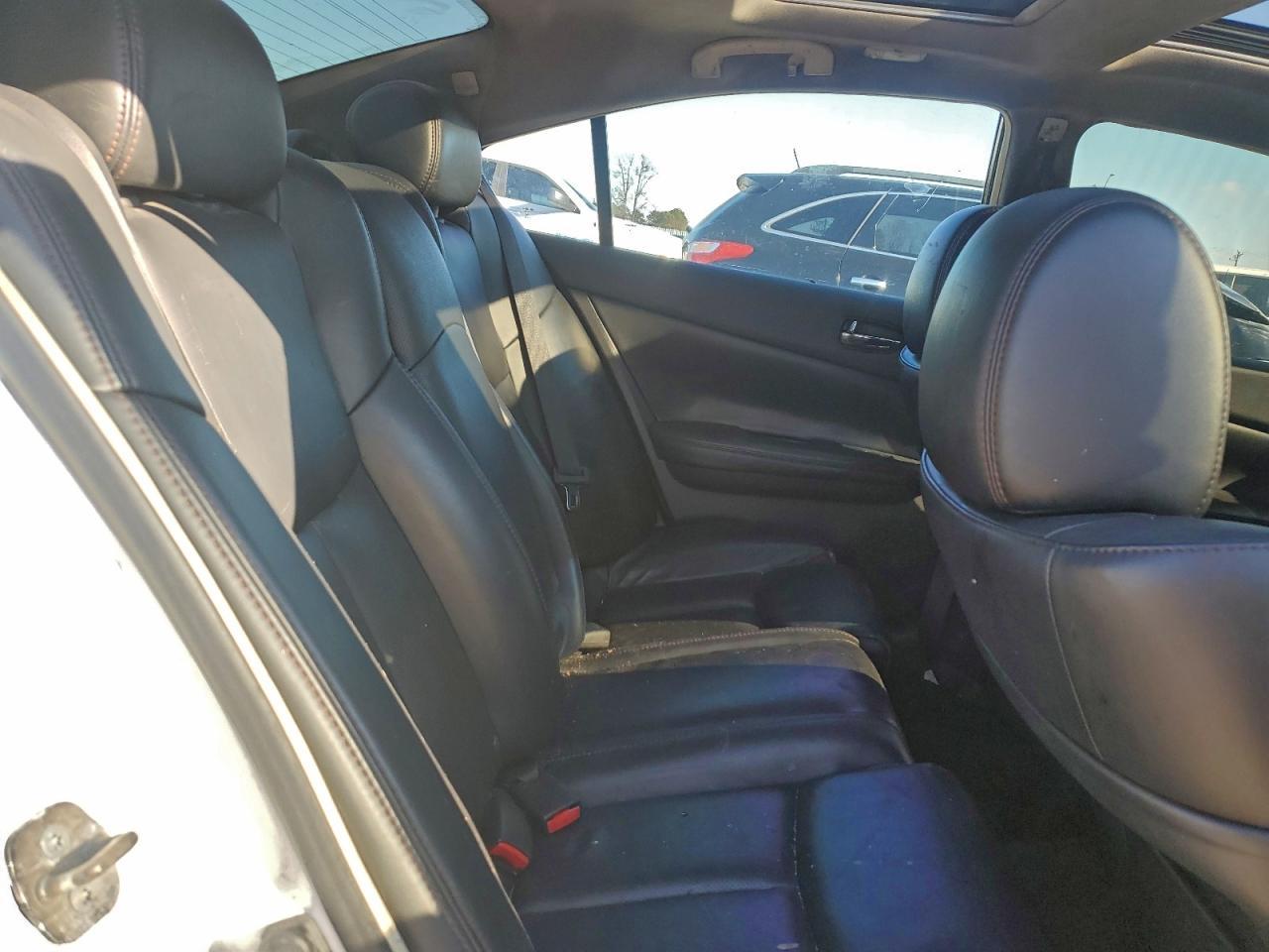 2010 NISSAN Maxima