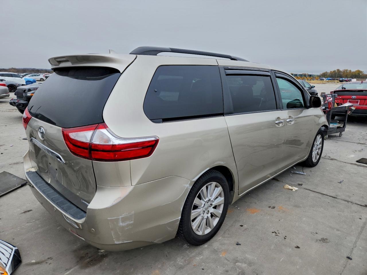 2015 TOYOTA SIENNA