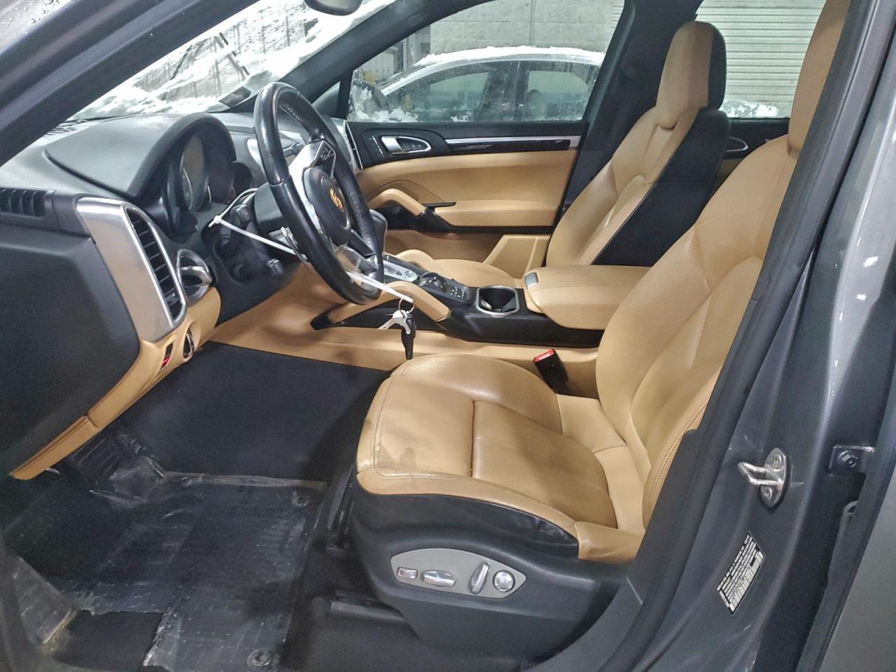 2015 PORSCHE CAYENNE
