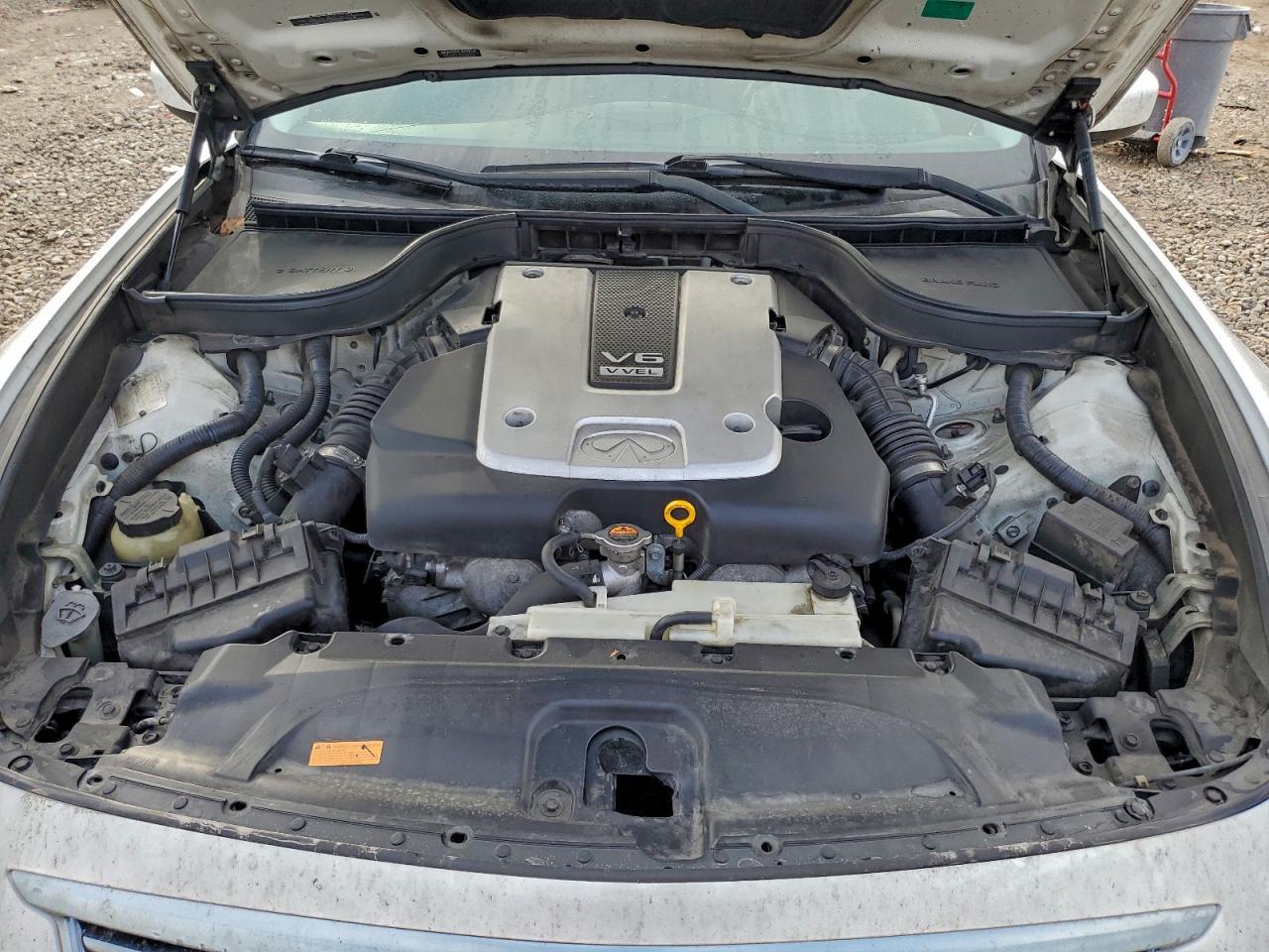 2011 INFINITI G37