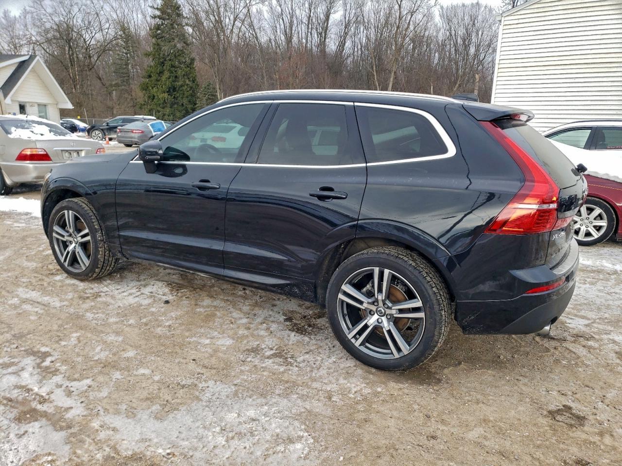 2021 VOLVO XC60