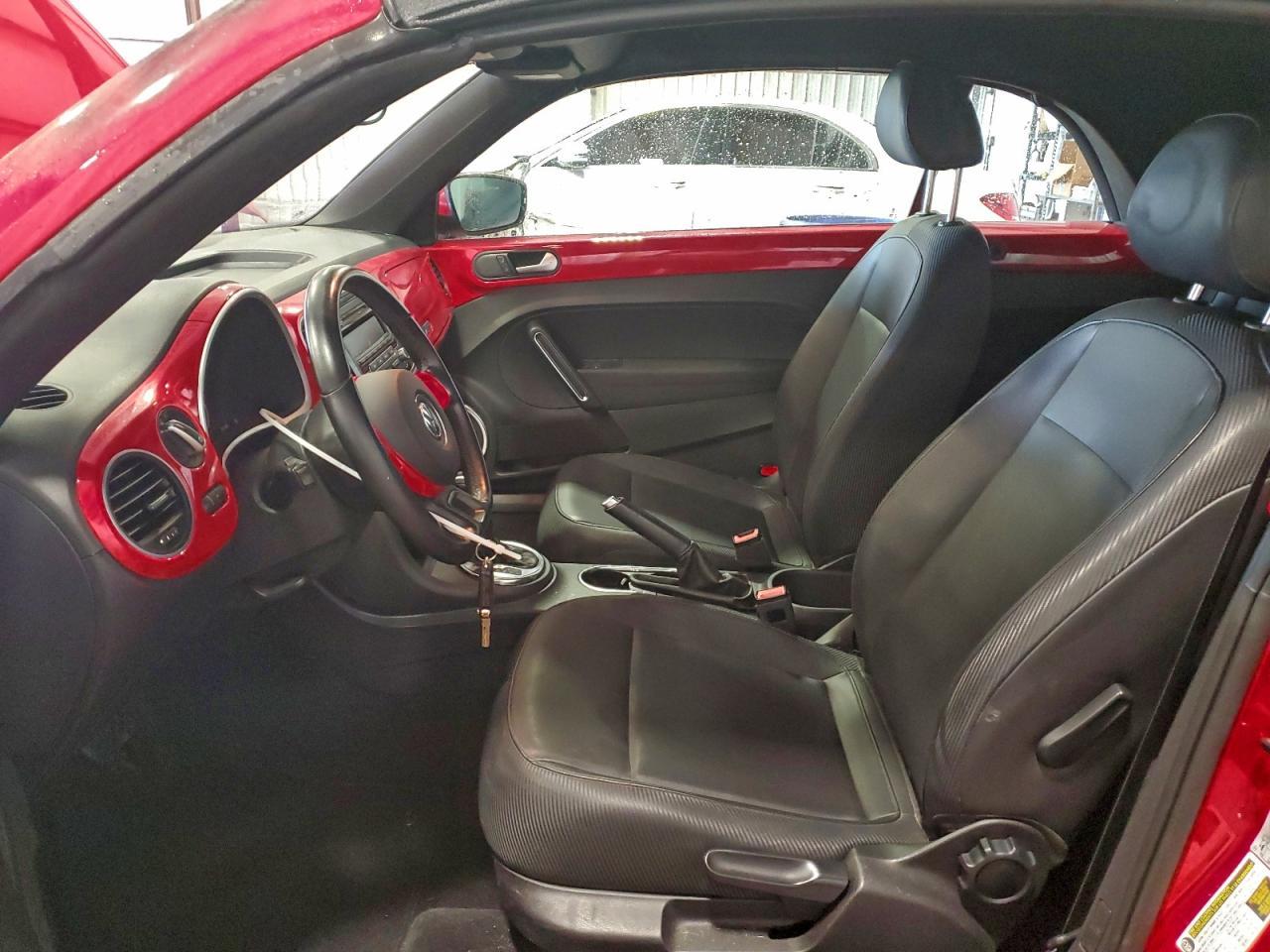 2013 VOLKSWAGEN Beetle