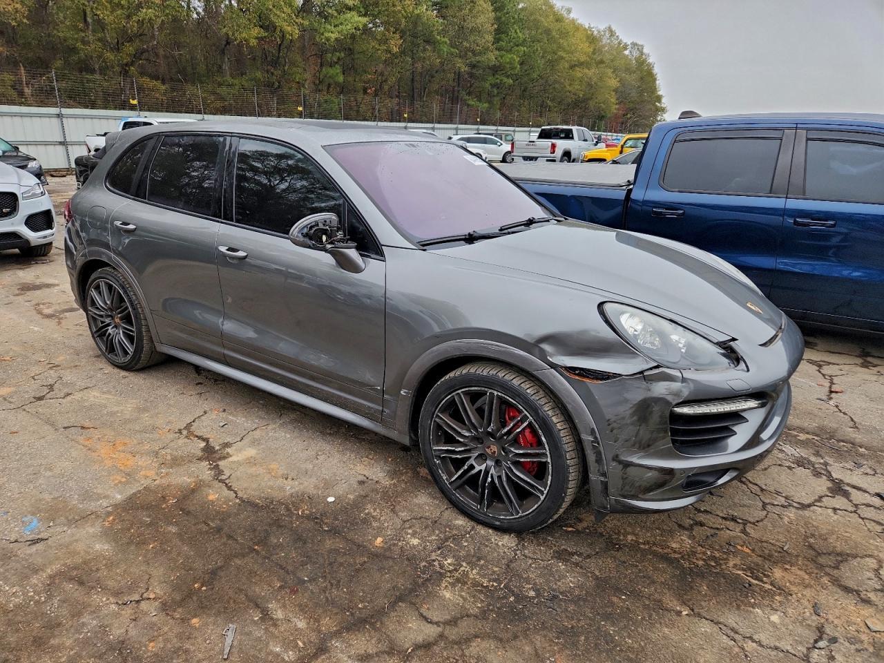 2014 PORSCHE CAYENNE