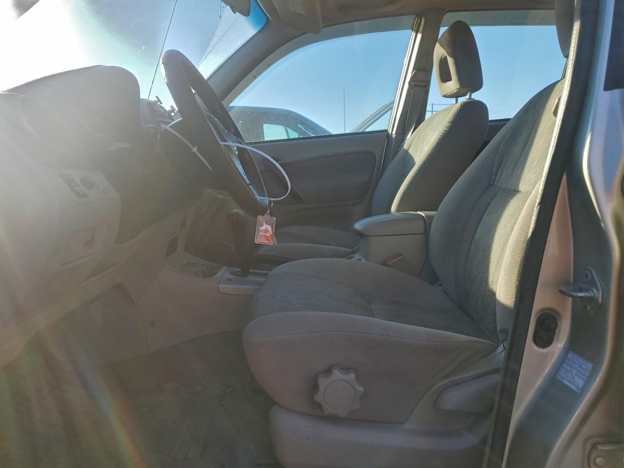 2002 TOYOTA RAV4