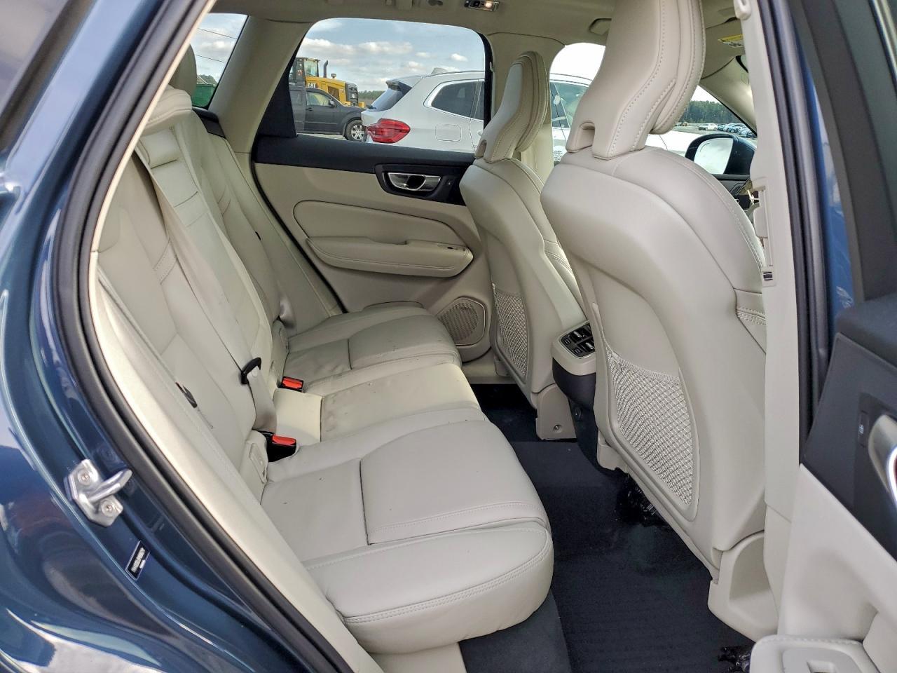2021 VOLVO XC60