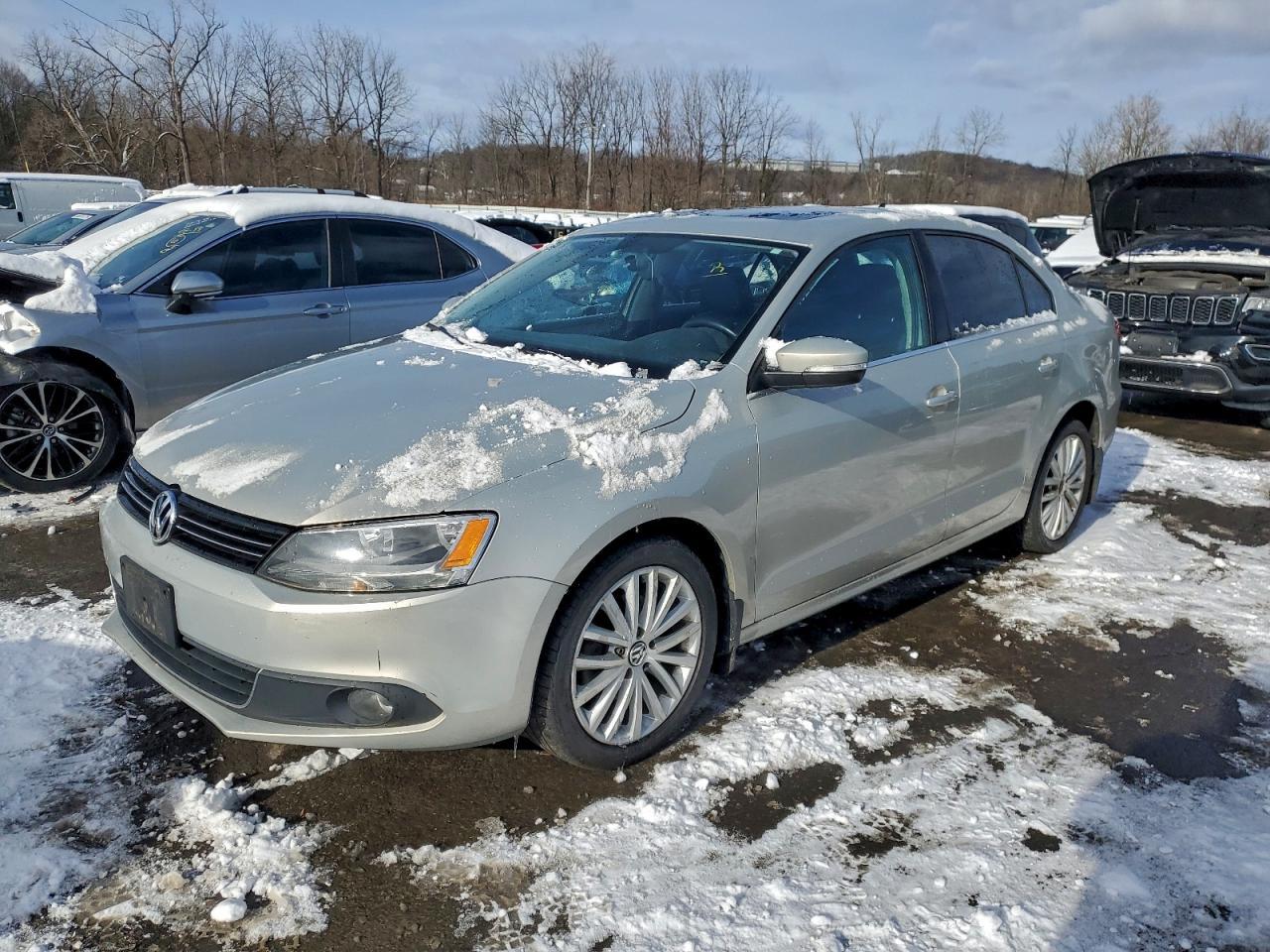 2011 VOLKSWAGEN JETTA